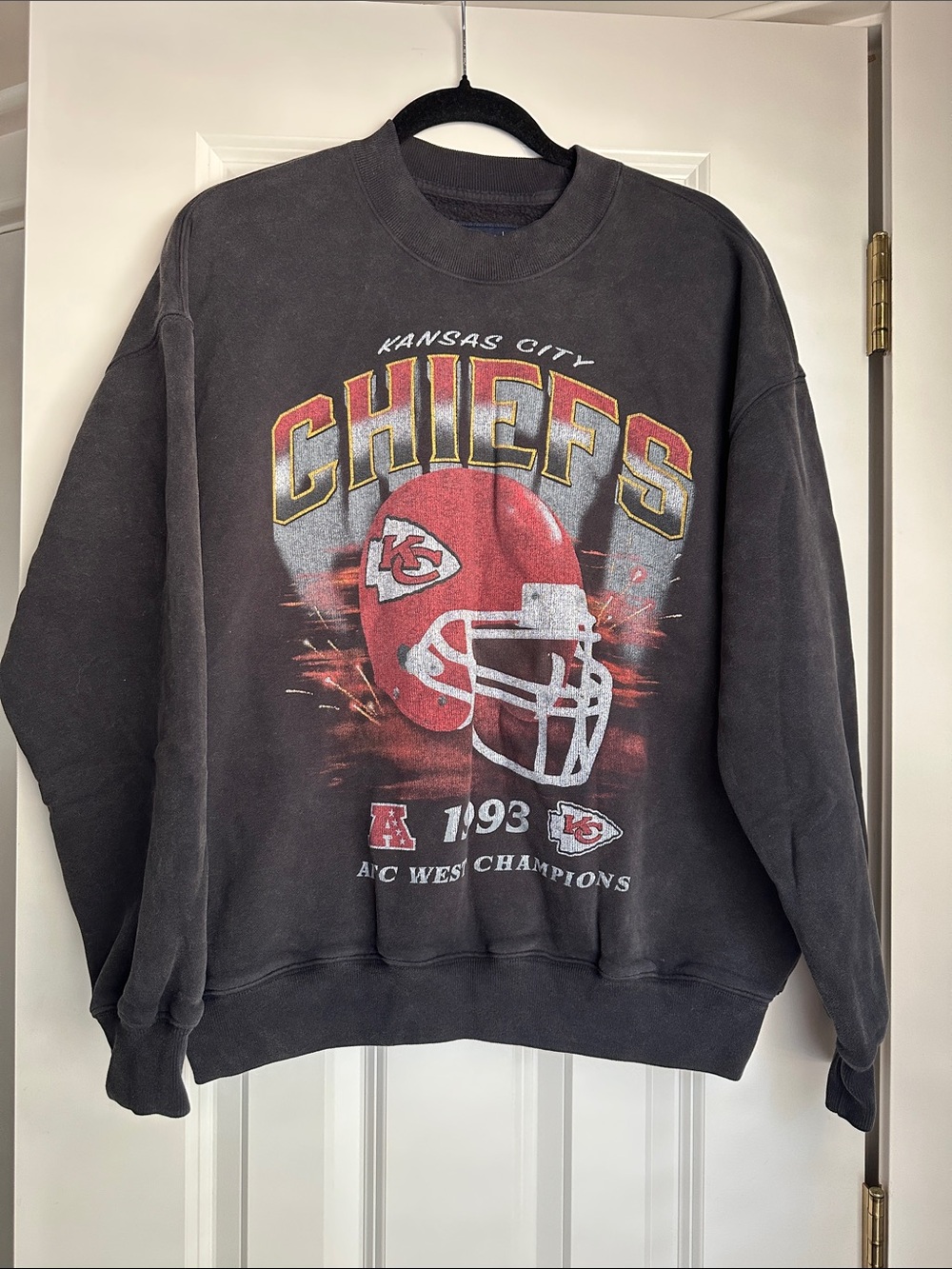 Abercrombie & Fitch Black Kansas City Chiefs Graphic Crewneck